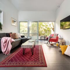Fantastic 2BD City Center Apt w Balcony Израиль, Тель-Авив - отзывы, цены и фото номеров - забронировать отель Fantastic 2BD City Center Apt w Balcony онлайн комната для гостей фото 3