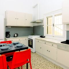 Апартаменты Hippy Decorated 2 Bedrooms Apartment Афины в номере