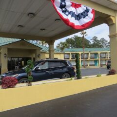 Отель Econo Lodge Inn & Suites Hardeeville I-95 Хардивилль городской автобус