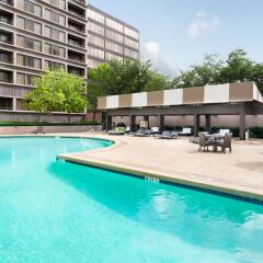 Отель DoubleTree Suites by Hilton Houston by the Galleria бассейн