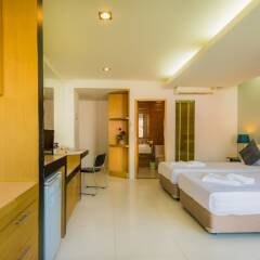 Отель Hallo Patong Dormtel And Restaurant Патонг сейф в номере