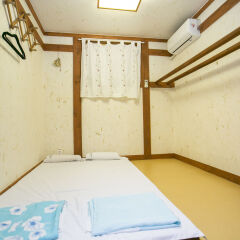 Отель Bukchonmaru Hanok Guesthouse бассейн