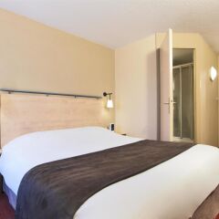 Hotel Kyriad Beauvais Sud сейф в номере