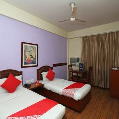 OYO 645 Hotel Tourist Deluxe комната для гостей фото 4
