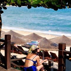 Sanya Guesthouse International Hotel пляж