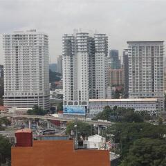 Отель REGALPARK Hotel Kuala Lumpur Малайзия, Куала-Лумпур - отзывы, цены и фото номеров - забронировать отель REGALPARK Hotel Kuala Lumpur онлайн балкон
