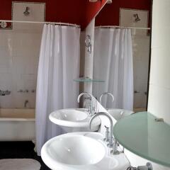 Отель El Capricho del Tigre Bed & Breakfast Тигре ванная фото 2