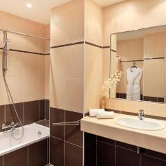 Отель Best Western Plus Hotel Massena Nice Франция, Ницца - 6 отзывов об отеле, цены и фото номеров - забронировать отель Best Western Plus Hotel Massena Nice онлайн ванная