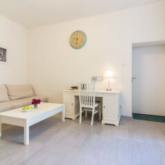 Отель Prague City Apt on WenceslasSquare for 6 Прага комната для гостей фото 4