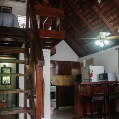 Отель Firefly Beach Cottages гостиничный бар