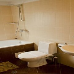 Bizev Hotel Банско ванная