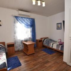 Гостиница Guest House Na Oktyabrskoy 33 в Тамани отзывы, цены и фото номеров - забронировать гостиницу Guest House Na Oktyabrskoy 33 онлайн Тамань комната для гостей фото 3
