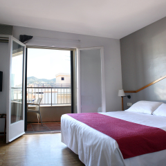 Hotel Subur комната для гостей