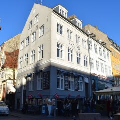 Отель Cosy Apartment in the Heart of Århus Дания, Орхус - отзывы, цены и фото номеров - забронировать отель Cosy Apartment in the Heart of Århus онлайн вид на фасад