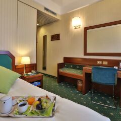 Отель Astoria, Sure Hotel Collection by Best Western Италия, Милан - 7 отзывов об отеле, цены и фото номеров - забронировать отель Astoria, Sure Hotel Collection by Best Western онлайн в номере фото 2