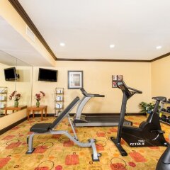 Holiday Inn Express Hotel & Suites Anderson-I-85 фитнесс-зал фото 2