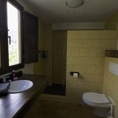 Отель Casa Rural Arroyo de la Greda Испания, Гуэхар-Сьерра - отзывы, цены и фото номеров - забронировать отель Casa Rural Arroyo de la Greda онлайн ванная