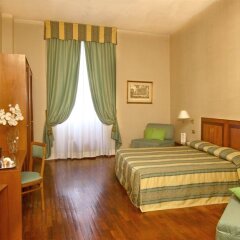 Отель Albergo Cesàri сейф в номере