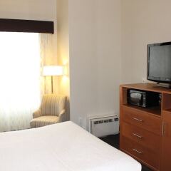 Отель Best Western Plus Uptown Hotel Канада, Ванкувер - отзывы, цены и фото номеров - забронировать отель Best Western Plus Uptown Hotel онлайн сейф в номере