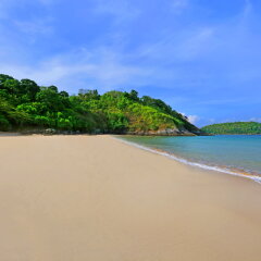 Отель The Nai Harn Phuket пляж