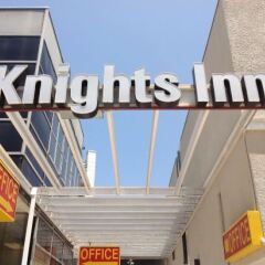 Отель Knights Inn Los Angeles Central / Convention Center Area США, Лос-Анджелес - отзывы, цены и фото номеров - забронировать отель Knights Inn Los Angeles Central / Convention Center Area онлайн приотельная территория