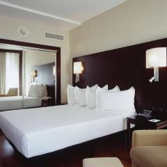 Отель AC Hotel Ciudad de Sevilla by Marriott Испания, Севилья - отзывы, цены и фото номеров - забронировать отель AC Hotel Ciudad de Sevilla by Marriott онлайн комната для гостей