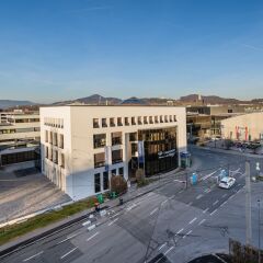 Отель FourSide Hotel Salzburg Австрия, Зальцбург - 2 отзыва об отеле, цены и фото номеров - забронировать отель FourSide Hotel Salzburg онлайн балкон