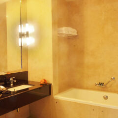 Отель Blue Water Club Suites ванная фото 2