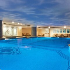 Отель The Ritz Carlton бассейн