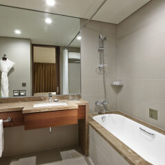 Отель Lotte City Hotel Myeongdong Южная Корея, Сеул - 2 отзыва об отеле, цены и фото номеров - забронировать отель Lotte City Hotel Myeongdong онлайн ванная фото 3