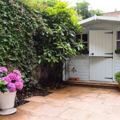 Отель Stylish 1 Bedroom Flat With A Beautiful Garden Лондон фото 11