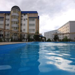 Отель Golden Dragon ApartHotel Кыргызстан, Бишкек - 1 отзыв об отеле, цены и фото номеров - забронировать отель Golden Dragon ApartHotel онлайн бассейн