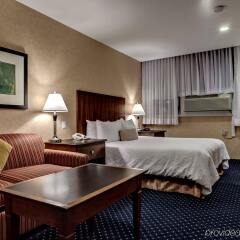 Отель Best Western Plus Suites Downtown Канада, Калгари - отзывы, цены и фото номеров - забронировать отель Best Western Plus Suites Downtown онлайн комната для гостей фото 4