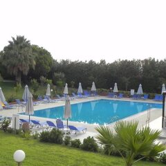Отель Kalives Resort с домашними животными