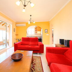 Отель Casa Joli, Tossal Gros - Three Bedroom Испания, Фуэнте-Энкаррос - отзывы, цены и фото номеров - забронировать отель Casa Joli, Tossal Gros - Three Bedroom онлайн комната для гостей фото 3