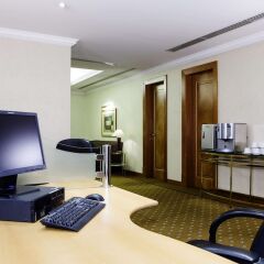Отель Hilton Sharjah ОАЭ, Шарджа - 10 отзывов об отеле, цены и фото номеров - забронировать отель Hilton Sharjah онлайн удобства в номере