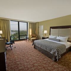 Crowne Plaza Hotel Philadelphia-Cherry Hill удобства в номере фото 2