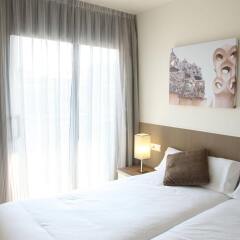 Отель Mh Apartments Family Испания, Барселона - отзывы, цены и фото номеров - забронировать отель Mh Apartments Family онлайн комната для гостей фото 5