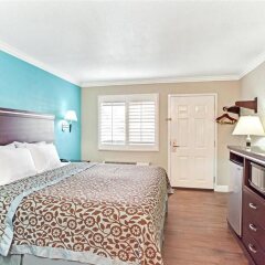 Отель Days Inn by Wyndham Long Beach City Center комната для гостей фото 3
