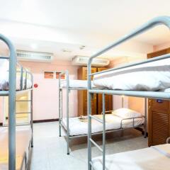 Hostel At 8 Sukhumvit Bangkok Бангкок бассейн