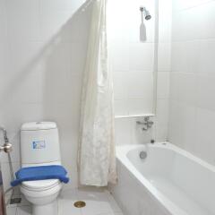 Отель Highfive Guest House ванная