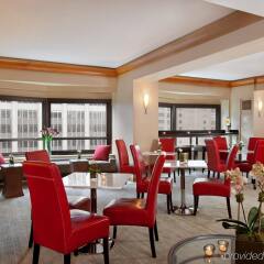 Отель Hilton Club New York гостиничный бар