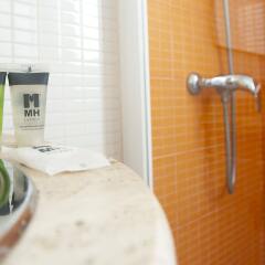Отель MH Apartments Sagrada Familia Испания, Барселона - отзывы, цены и фото номеров - забронировать отель MH Apartments Sagrada Familia онлайн ванная