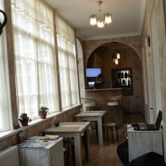 Отель Guest House Midtown гостиничный бар
