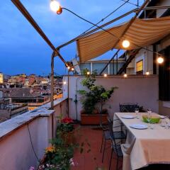 Отель Rome Accommodation - Piazza di Spagna I балкон