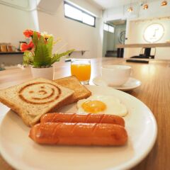 T Hostel @ Victory Monument Бангкок питание