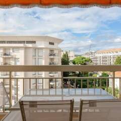Апартаменты Apartment With one Bedroom in Cannes, With Wonderful City View, Furnis балкон