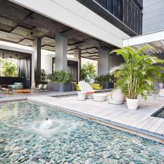 Studio M Hotel бассейн
