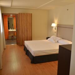 Hotel Dome Las Tablas сейф в номере