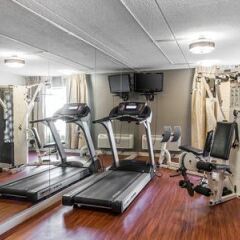 Отель Comfort Inn & Suites Denver фитнесс-зал фото 4